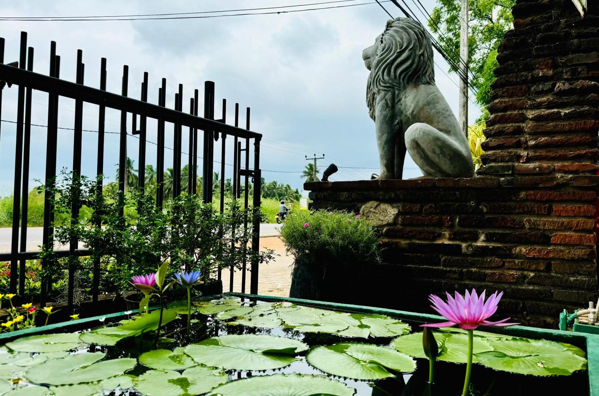 Salubrious Resort Anuradhapura Bagian luar foto