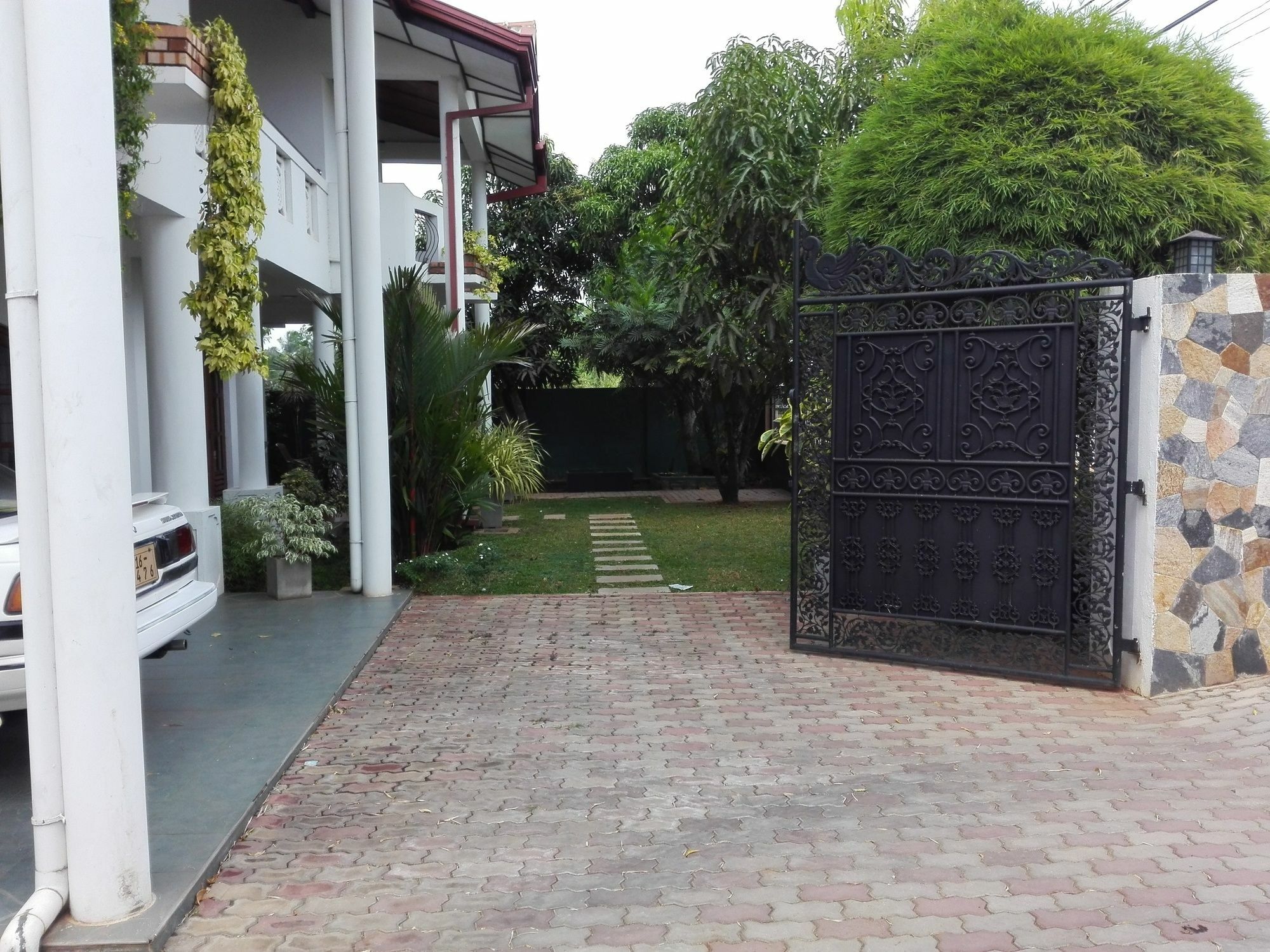 Salubrious Resort Anuradhapura Bagian luar foto